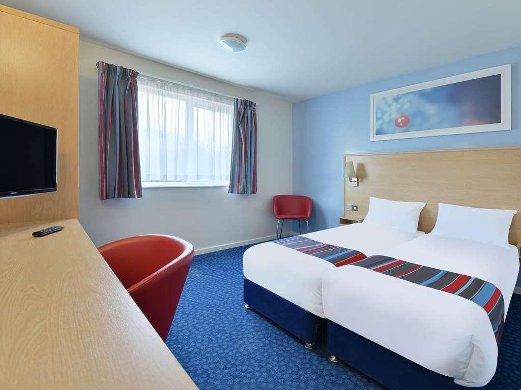 Travelodge Basildon Rum bild