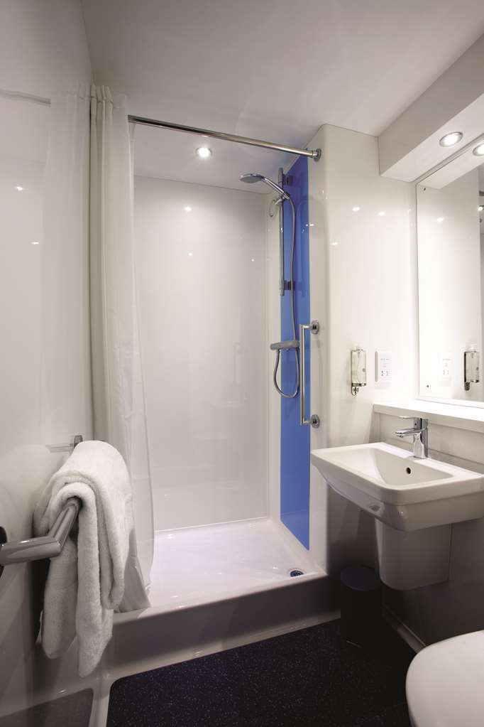 Travelodge Basildon Rum bild